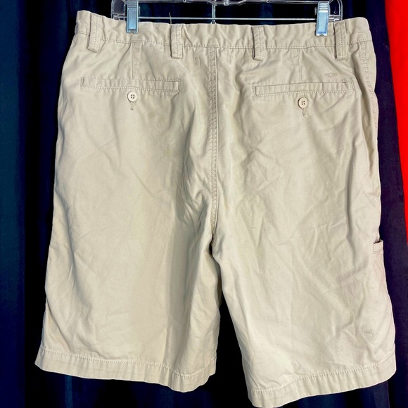 Dockers for men, relaxed, fit shorts, size 36 - Picture 3 of 4